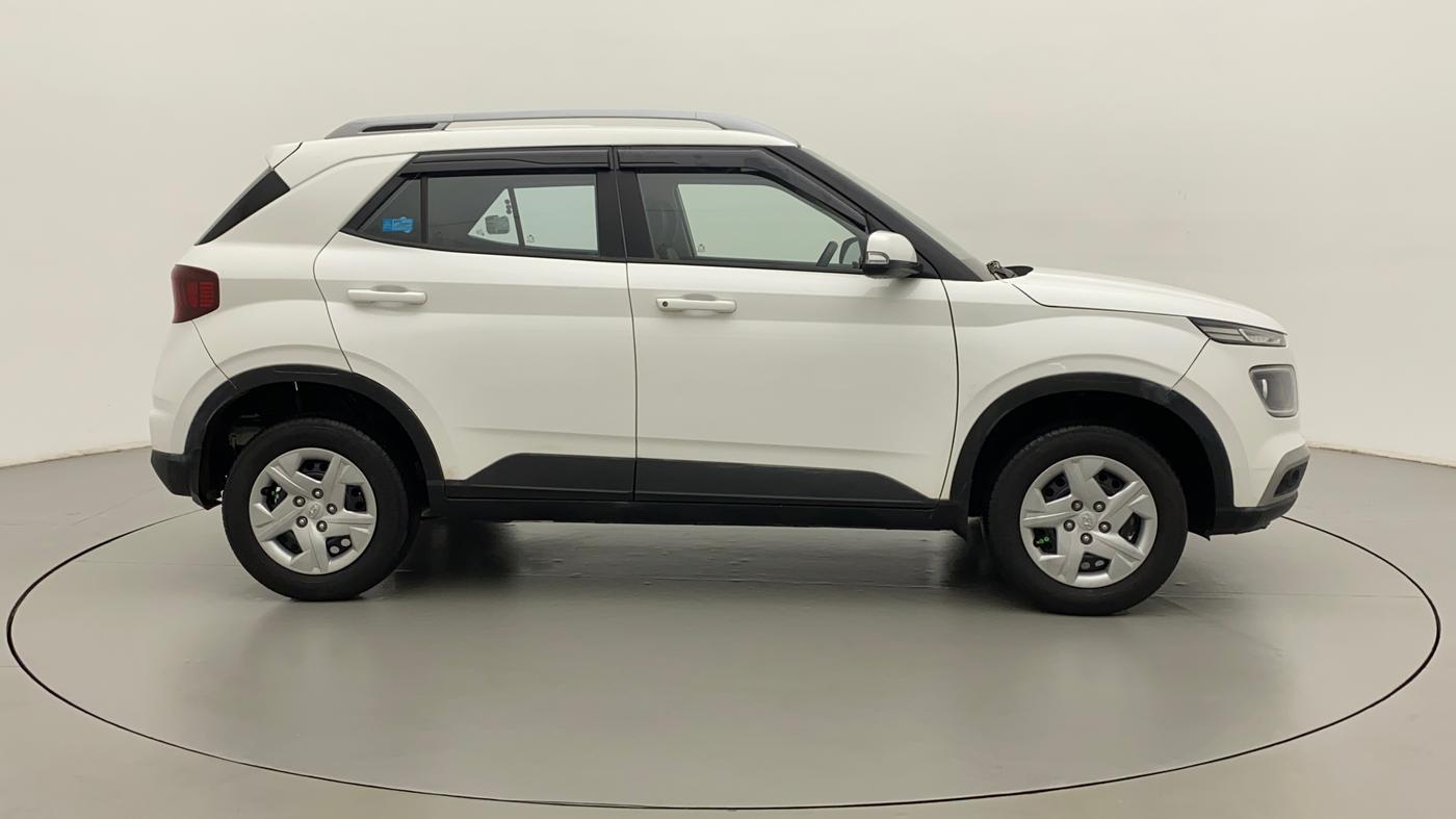 2022 Hyundai VENUE S+ 1.2, Petrol, Manual, 13,737 km, Right Side View
