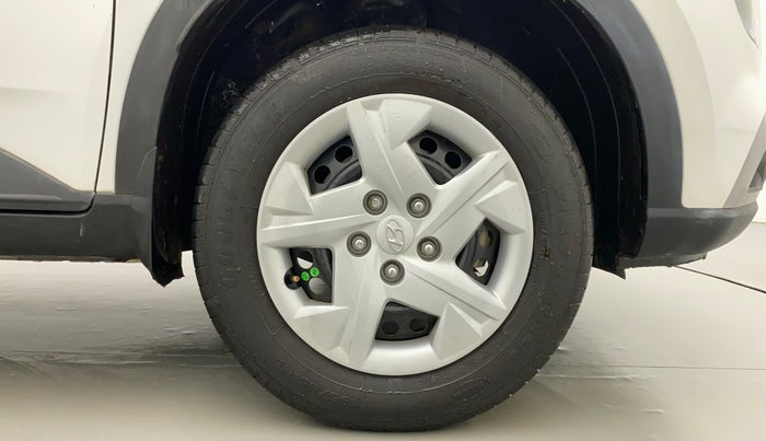 2022 Hyundai VENUE S+ 1.2, Petrol, Manual, 13,737 km, Right Front Wheel