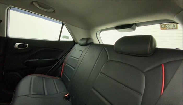 2022 Hyundai VENUE S+ 1.2, Petrol, Manual, 13,737 km, Right Side Rear Door Cabin