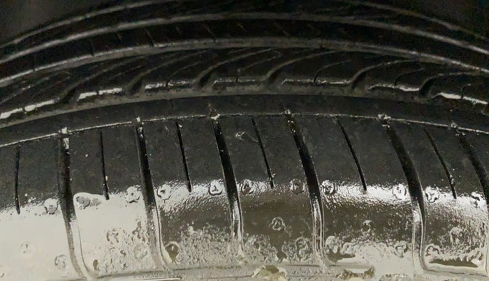 2022 Hyundai VENUE S+ 1.2, Petrol, Manual, 13,737 km, Left Front Tyre Tread