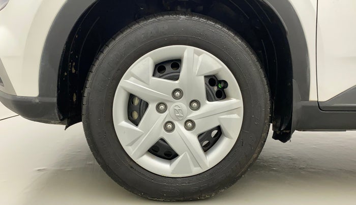 2022 Hyundai VENUE S+ 1.2, Petrol, Manual, 13,737 km, Left Front Wheel