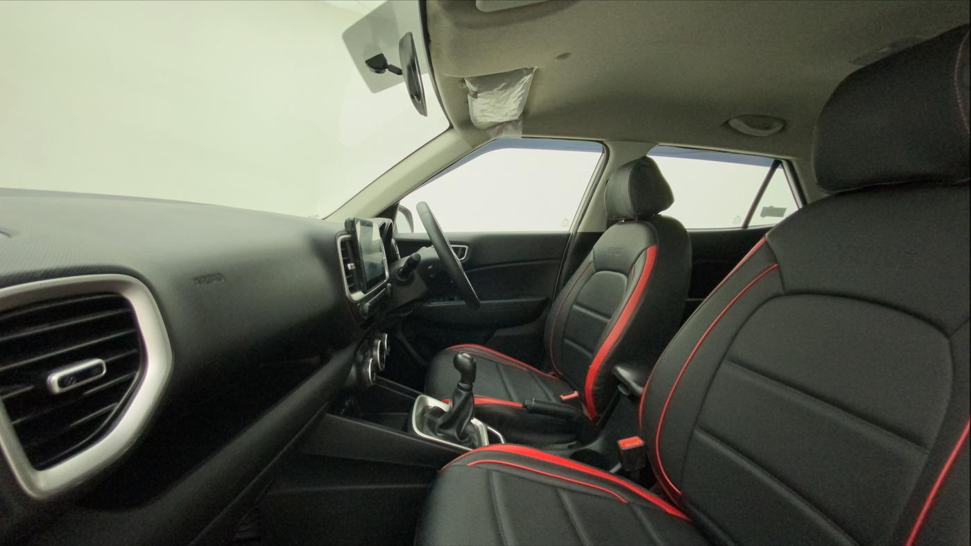 2022 Hyundai VENUE S+ 1.2, Petrol, Manual, 13,737 km, Right Side Front Door Cabin