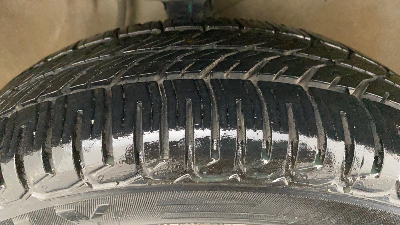 2009 Maruti Wagon R LXI, Petrol, Manual, 35,506 km, Right Front Tyre Tread