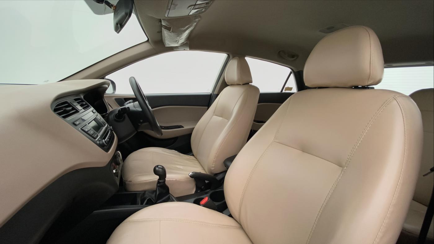 2017 Hyundai Elite i20 SPORTZ 1.2, Petrol, Manual, 55,563 km, Right Side Front Door Cabin