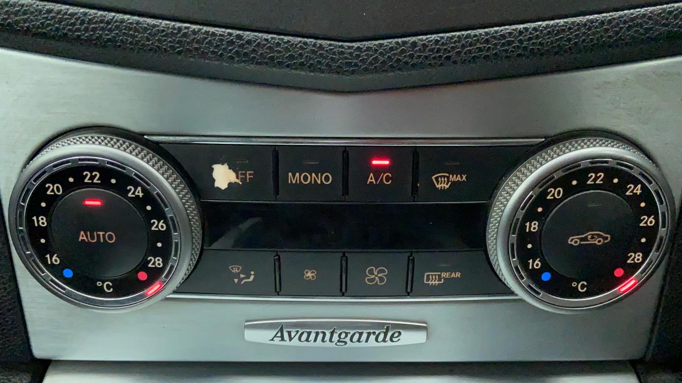 2011 Mercedes Benz C Class 200 CGI AVANTGARDE, Petrol, Automatic, 75,929 km, Automatic Climate Control