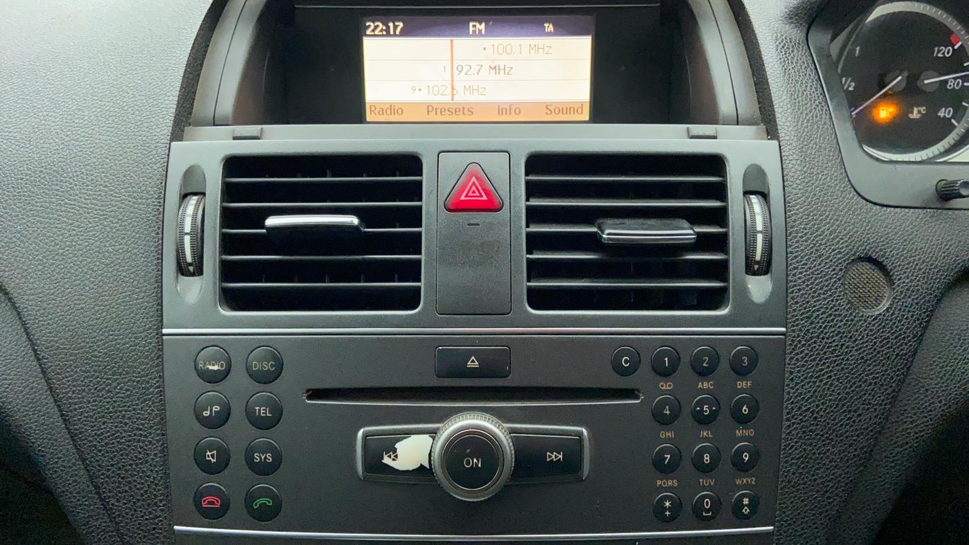 2011 Mercedes Benz C Class 200 CGI AVANTGARDE, Petrol, Automatic, 75,929 km, Infotainment System