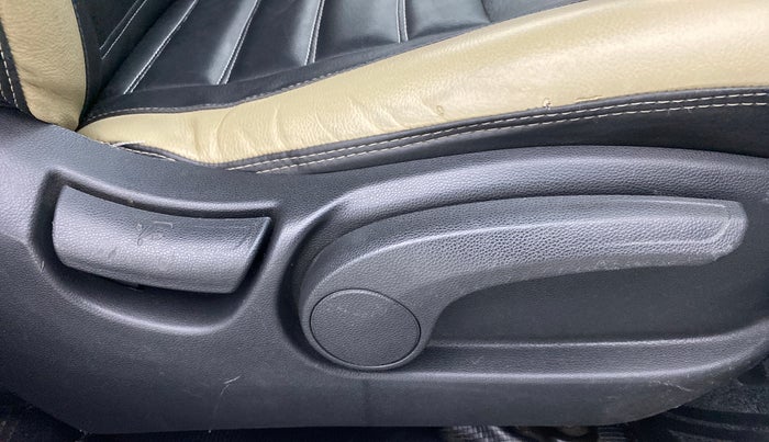 2017 Hyundai Creta 1.6 CRDI SX PLUS AUTO, Diesel, Automatic, 23,464 km, Driver Side Adjustment Panel