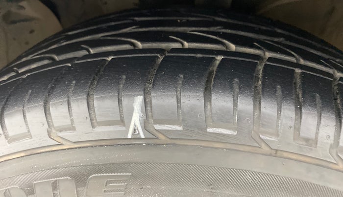 2017 Hyundai Creta 1.6 CRDI SX PLUS AUTO, Diesel, Automatic, 23,464 km, Left Front Tyre Tread