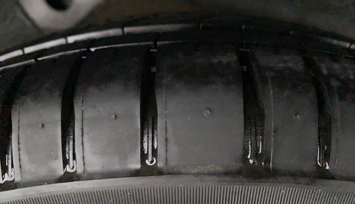 2010 Hyundai i10 SPORTZ 1.2 AT, Petrol, Automatic, 29,727 km, Right Rear Tyre Tread