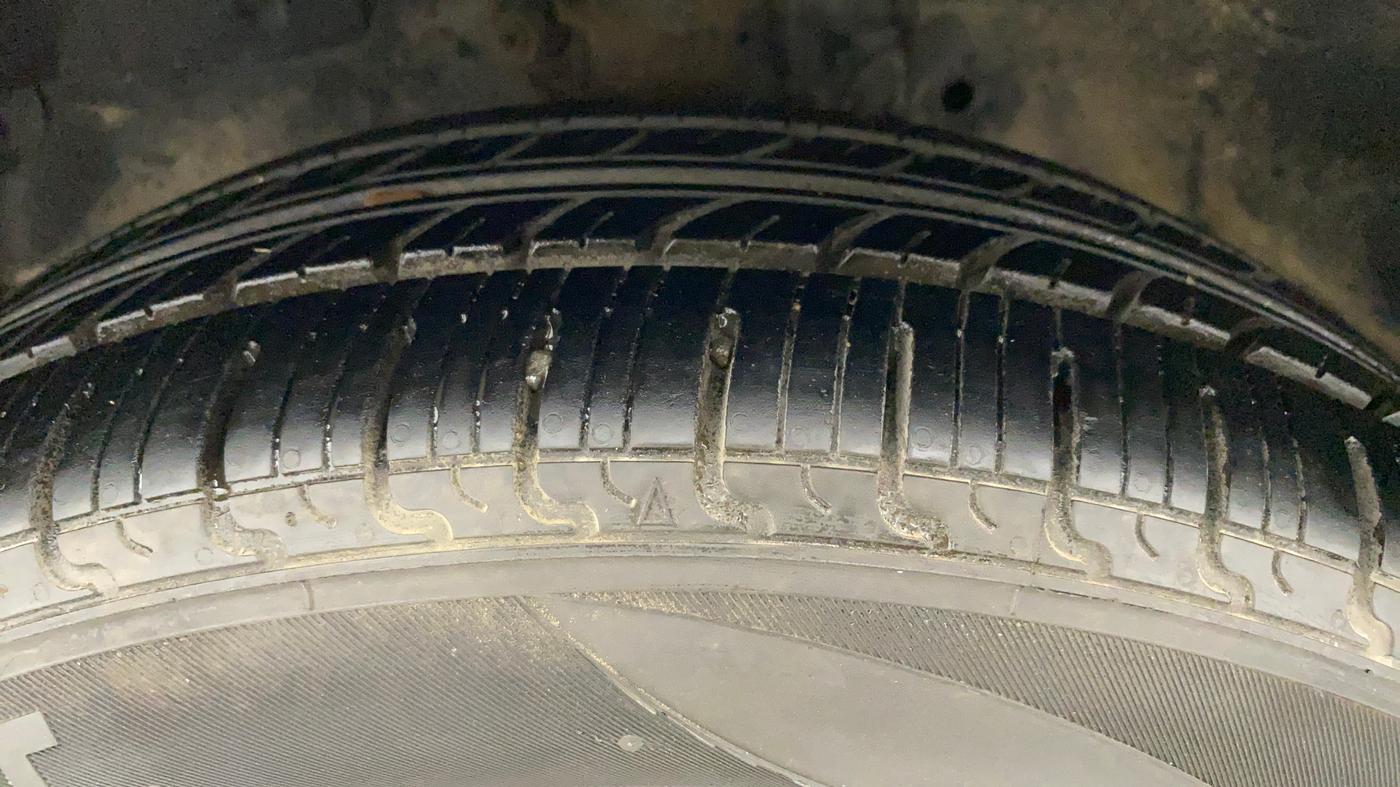 2015 Honda Amaze 1.2L I-VTEC VX, CNG, Manual, 64,541 km, Left Front Tyre Tread