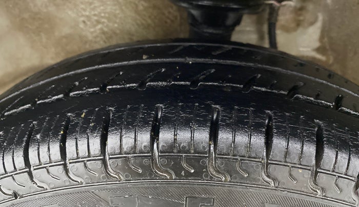 2018 Maruti Alto 800 LXI, CNG, Manual, 64,613 km, Left Front Tyre Tread