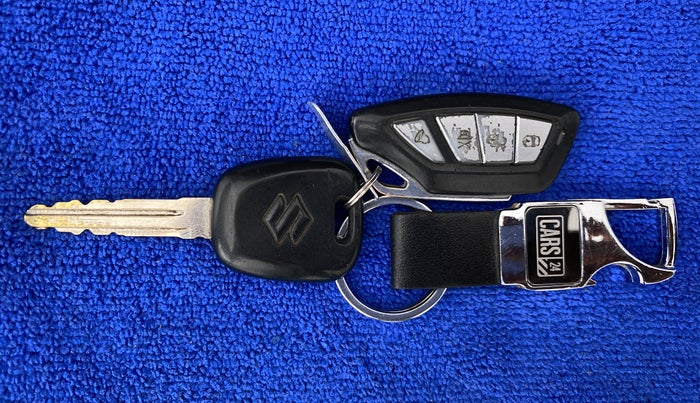 2018 Maruti Alto 800 LXI, CNG, Manual, 64,613 km, Key Close Up