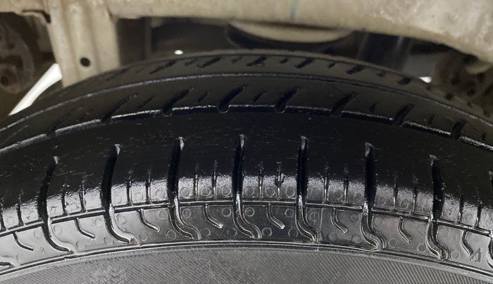 2018 Maruti Alto 800 LXI, CNG, Manual, 64,613 km, Right Rear Tyre Tread