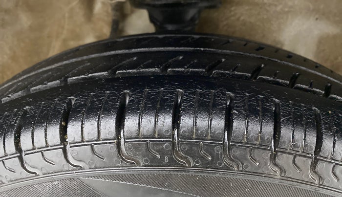 2018 Maruti Alto 800 LXI, CNG, Manual, 64,613 km, Right Front Tyre Tread
