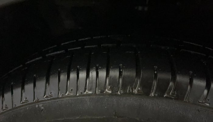 2016 Hyundai Creta  SX 1.6 Petrol , Petrol, Manual, 48,487 km, Left Front Tyre Tread