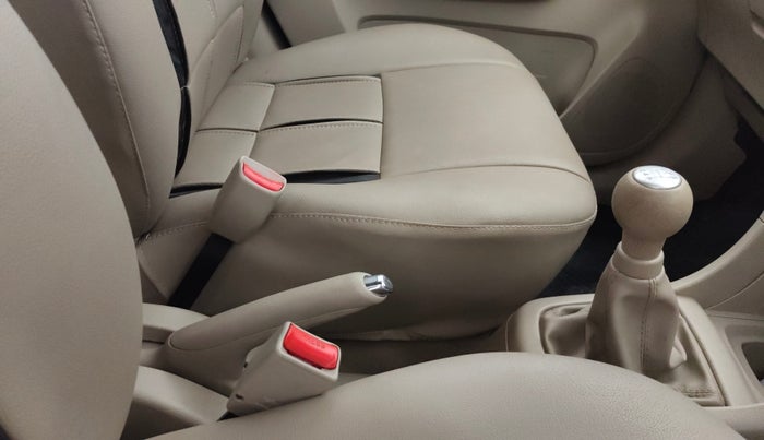 2018 Maruti Ertiga VXI, Petrol, Manual, 88,005 km, Gear Lever