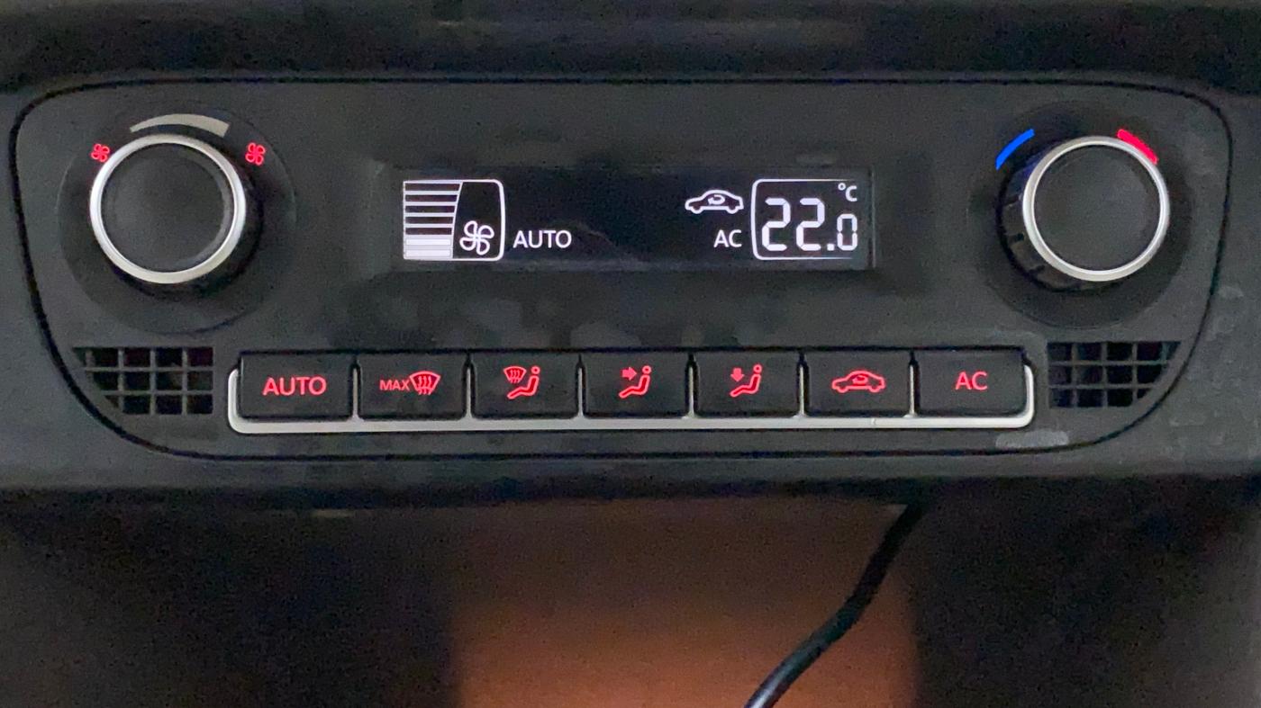2014 Volkswagen Vento HIGHLINE DIESEL 1.6, Diesel, Manual, 71,309 km, Automatic Climate Control