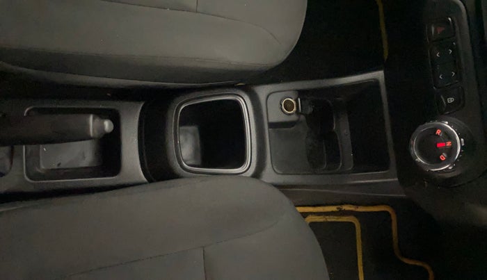 2018 Renault Kwid RXT 1.0 AMT, Petrol, Automatic, 32,270 km, Gear Lever