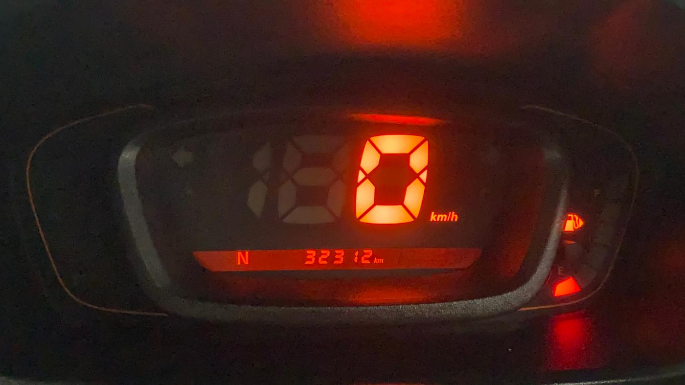 2018 Renault Kwid RXT 1.0 AMT, Petrol, Automatic, 32,334 km, Odometer Image