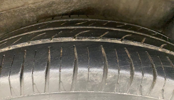2015 Maruti Wagon R 1.0 VXI, Petrol, Manual, 75,920 km, Left Rear Tyre Tread