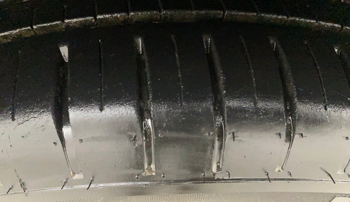 2017 Hyundai Verna 1.6 VTVT SX, Petrol, Manual, 70,826 km, Left Front Tyre Tread