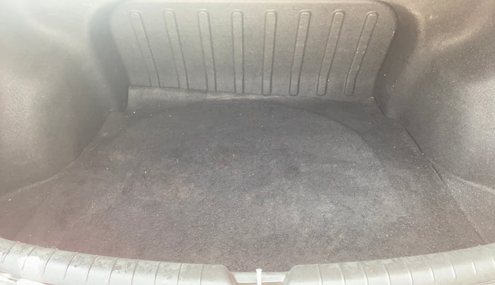 2017 Hyundai Verna 1.6 VTVT SX, Petrol, Manual, 70,826 km, Boot Inside