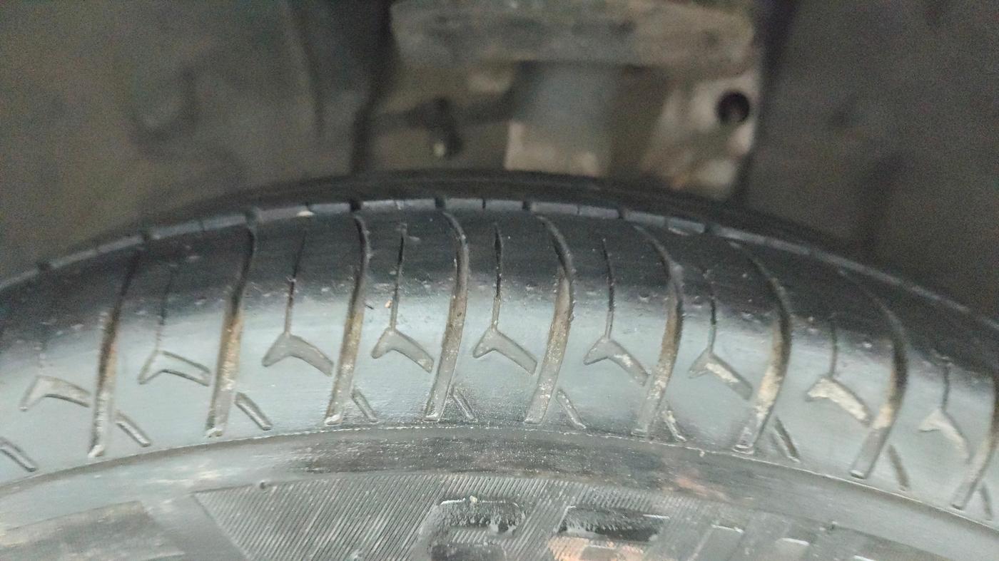 2021 Tata ALTROZ XE PETROL, Petrol, Manual, 48,354 km, Left Front Tyre Tread