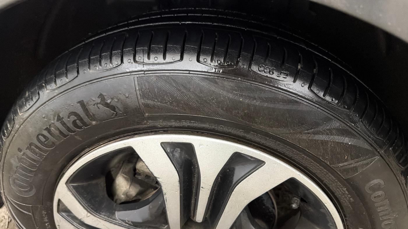 2021 Tata Tiago XZ PETROL, Petrol, Manual, 1,00,522 km, Left Front Tyre Tread