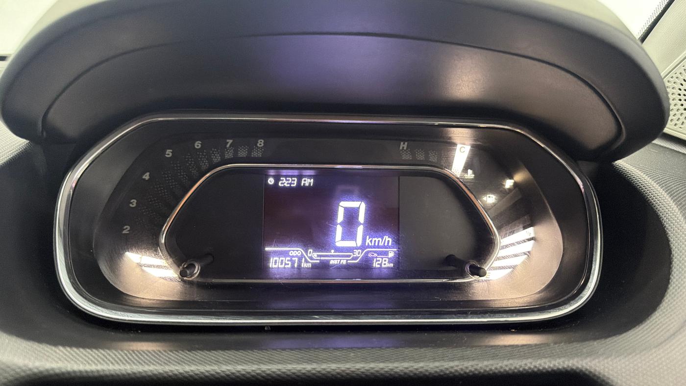 2021 Tata Tiago XZ PETROL, Petrol, Manual, 1,00,522 km, Odometer Image