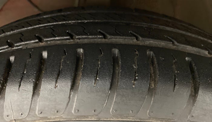 2018 Maruti Swift VXI AMT, Petrol, Automatic, 29,890 km, Left Front Tyre Tread