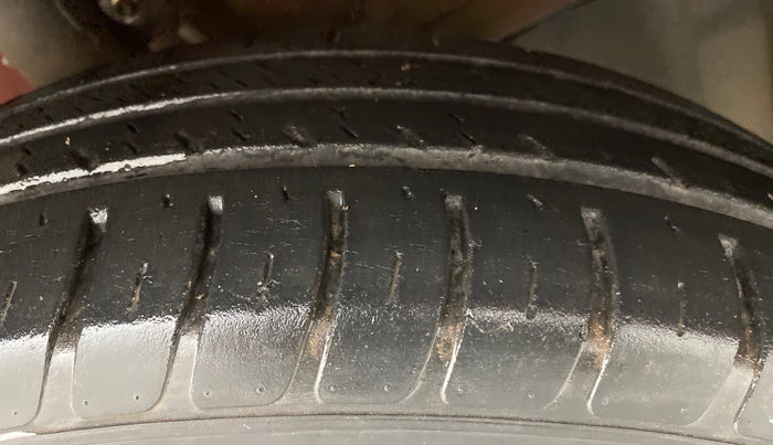 2018 Maruti Swift VXI AMT, Petrol, Automatic, 29,890 km, Right Front Tyre Tread