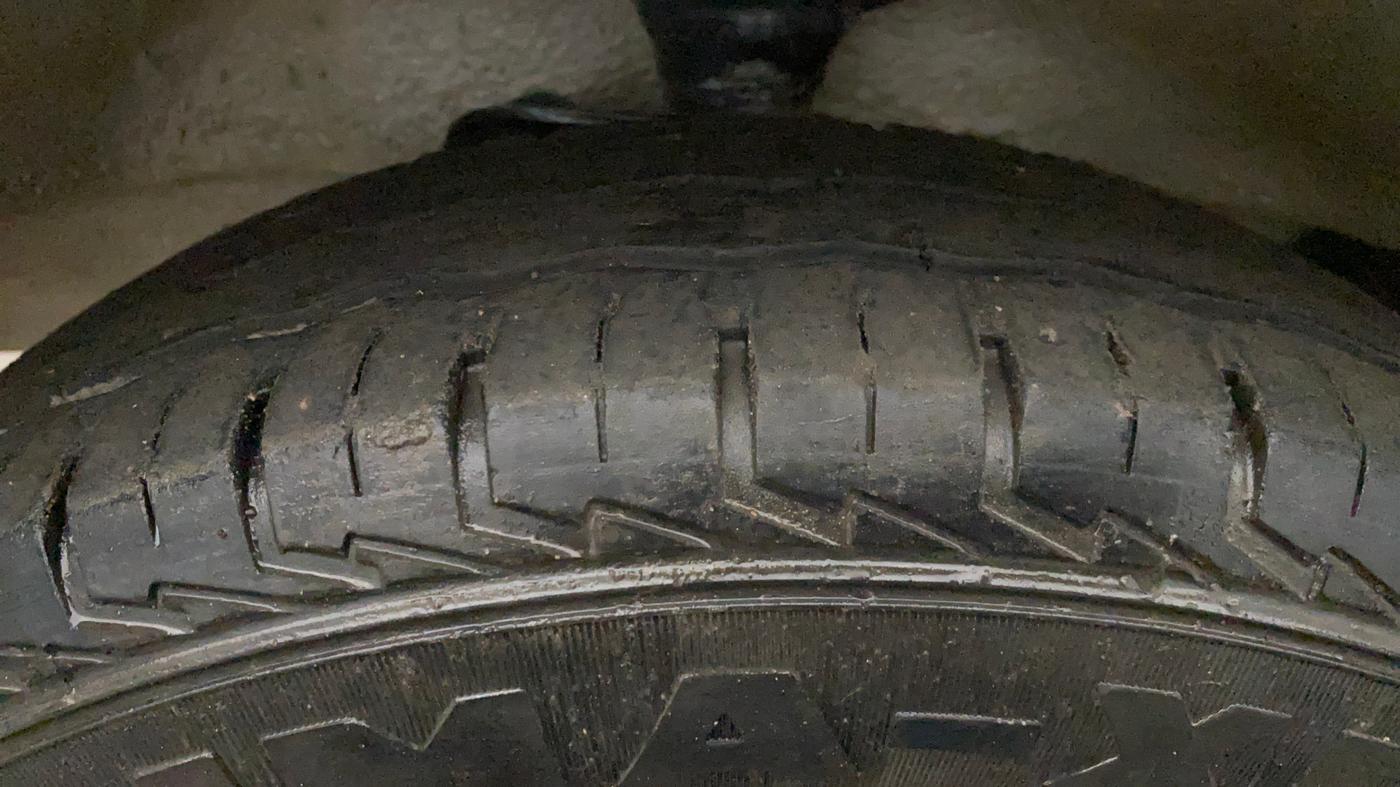 2023 Maruti Eeco 7 STR STD 1.2, Petrol, Manual, 57,182 km, Left Front Tyre Tread