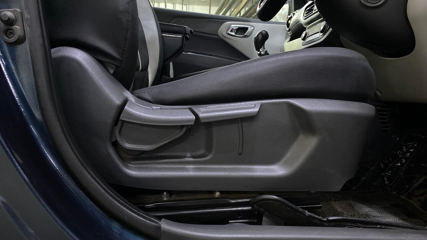 2019 Hyundai GRAND I10 NIOS SPORTZ 1.2 KAPPA VTVT, Petrol, Manual, 65,866 km, Driver Side Adjustment Panel