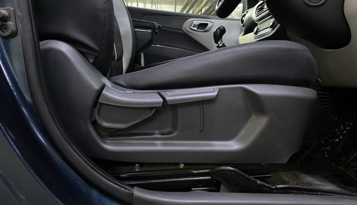 2019 Hyundai GRAND I10 NIOS SPORTZ 1.2 KAPPA VTVT, Petrol, Manual, 65,866 km, Driver Side Adjustment Panel
