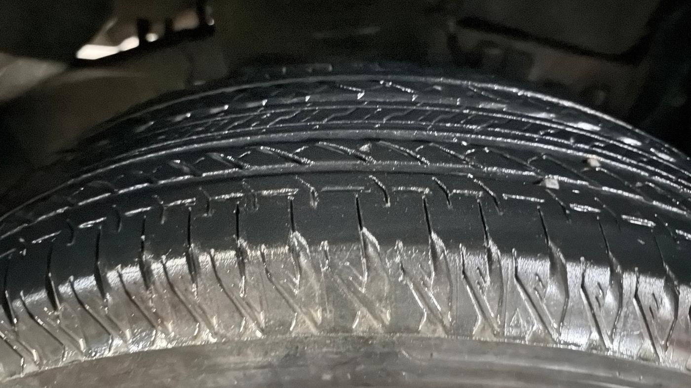 2023 Maruti JIMNY ALPHA ALL GRIP PRO MT, Petrol, Manual, 50,898 km, Right Front Tyre Tread