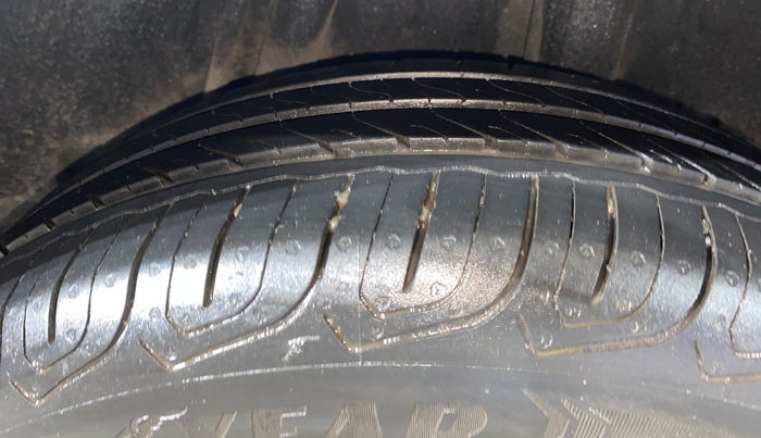 2017 Honda Jazz 1.2L I-VTEC S, Petrol, Manual, 63,535 km, Left Rear Tyre Tread