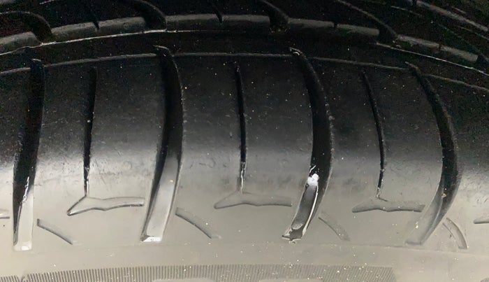 2014 Hyundai Verna FLUIDIC 1.6 VTVT SX, Petrol, Manual, 67,722 km, Right Front Tyre Tread