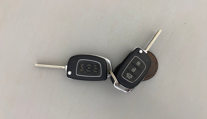 2014 Hyundai Verna FLUIDIC 1.6 VTVT SX, Petrol, Manual, 67,722 km, Key Close Up