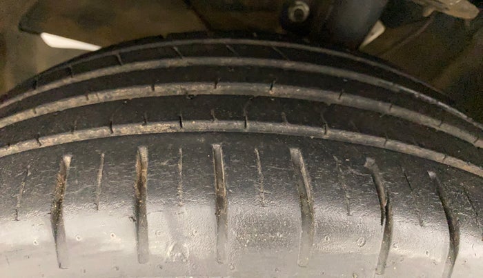 2017 Maruti Baleno ZETA PETROL 1.2, Petrol, Manual, 34,567 km, Left Front Tyre Tread