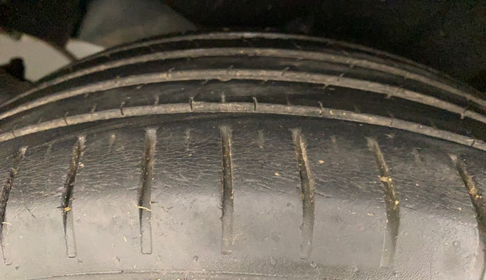 2017 Maruti Baleno ZETA PETROL 1.2, Petrol, Manual, 34,567 km, Left Rear Tyre Tread