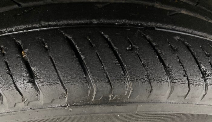 2022 Renault Kiger RXZ TURBO CVT, Petrol, Automatic, 24,574 km, Left Front Tyre Tread