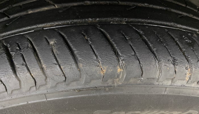 2022 Renault Kiger RXZ TURBO CVT, Petrol, Automatic, 24,574 km, Right Front Tyre Tread