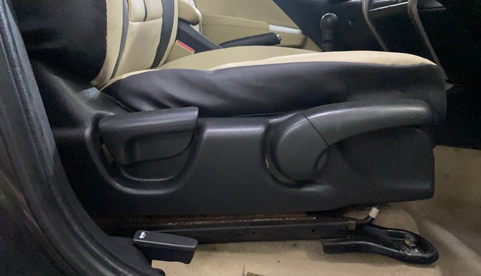 2016 Honda City 1.5L I-VTEC VX (O) MT, Petrol, Manual, 53,901 km, Driver Side Adjustment Panel