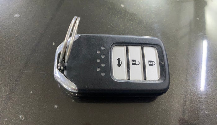 2016 Honda City 1.5L I-VTEC VX (O) MT, Petrol, Manual, 53,901 km, Key Close Up