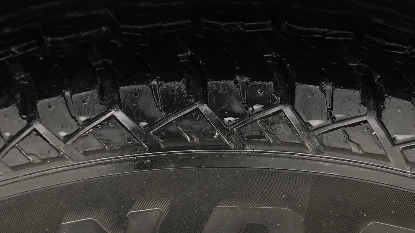 2019 Mahindra TUV300 T10, Diesel, Manual, 59,937 km, Right Rear Tyre Tread