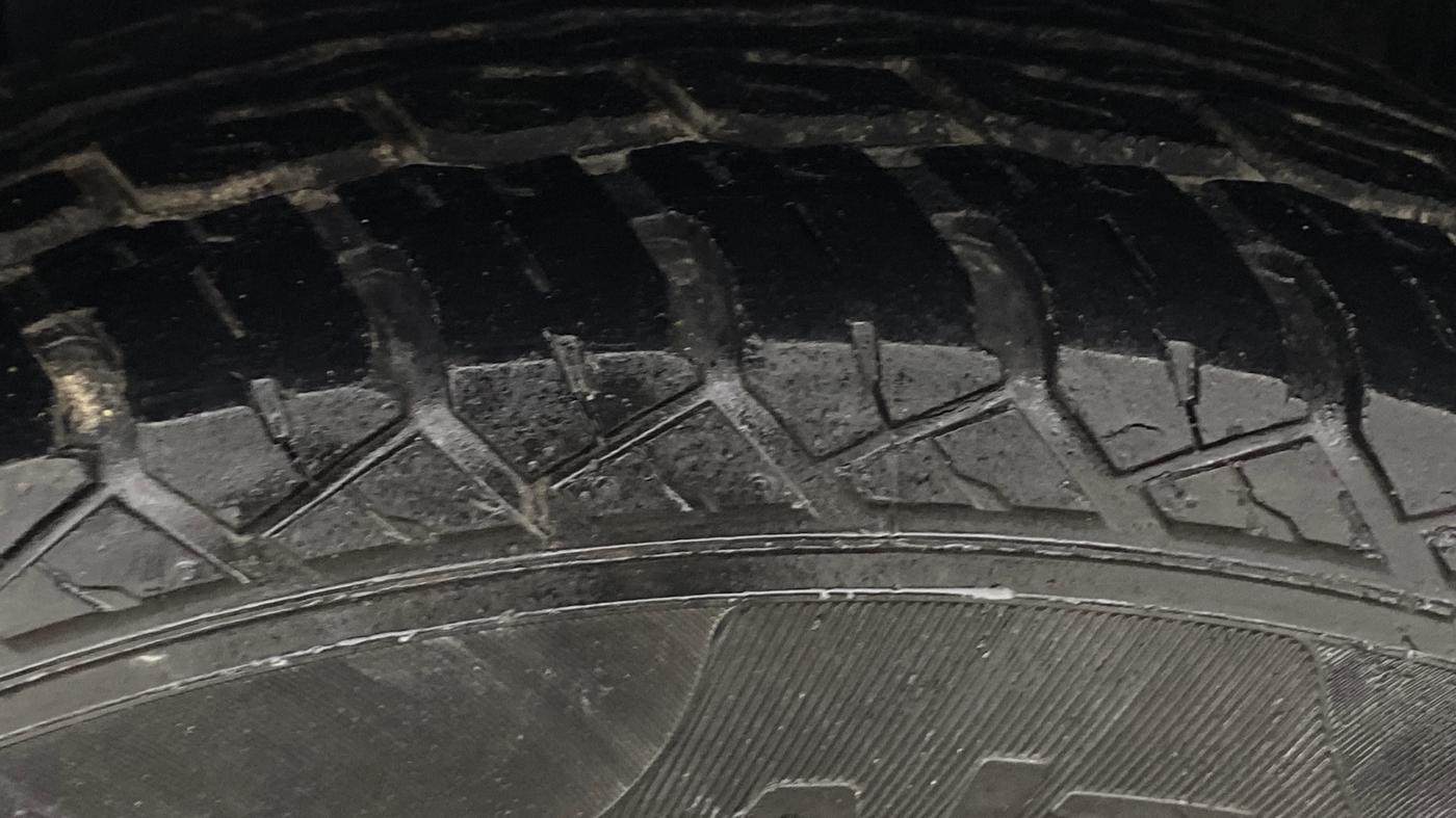 2019 Mahindra TUV300 T10, Diesel, Manual, 59,937 km, Left Rear Tyre Tread