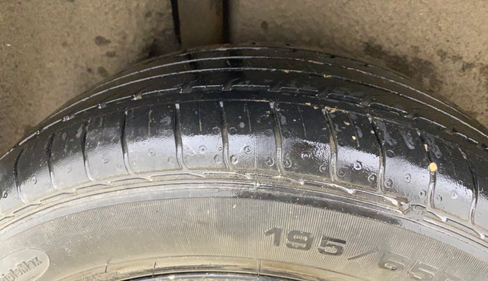 2016 Ford Ecosport TREND 1.5L DIESEL, Diesel, Manual, 1,18,335 km, Right Rear Tyre Tread