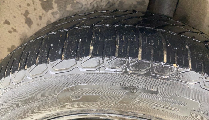 2016 Ford Ecosport TREND 1.5L DIESEL, Diesel, Manual, 1,18,335 km, Left Rear Tyre Tread