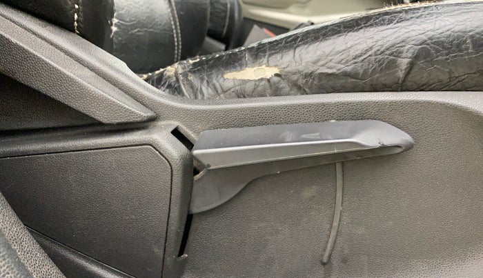 2016 Ford Ecosport TREND 1.5L DIESEL, Diesel, Manual, 1,18,335 km, Driver Side Adjustment Panel