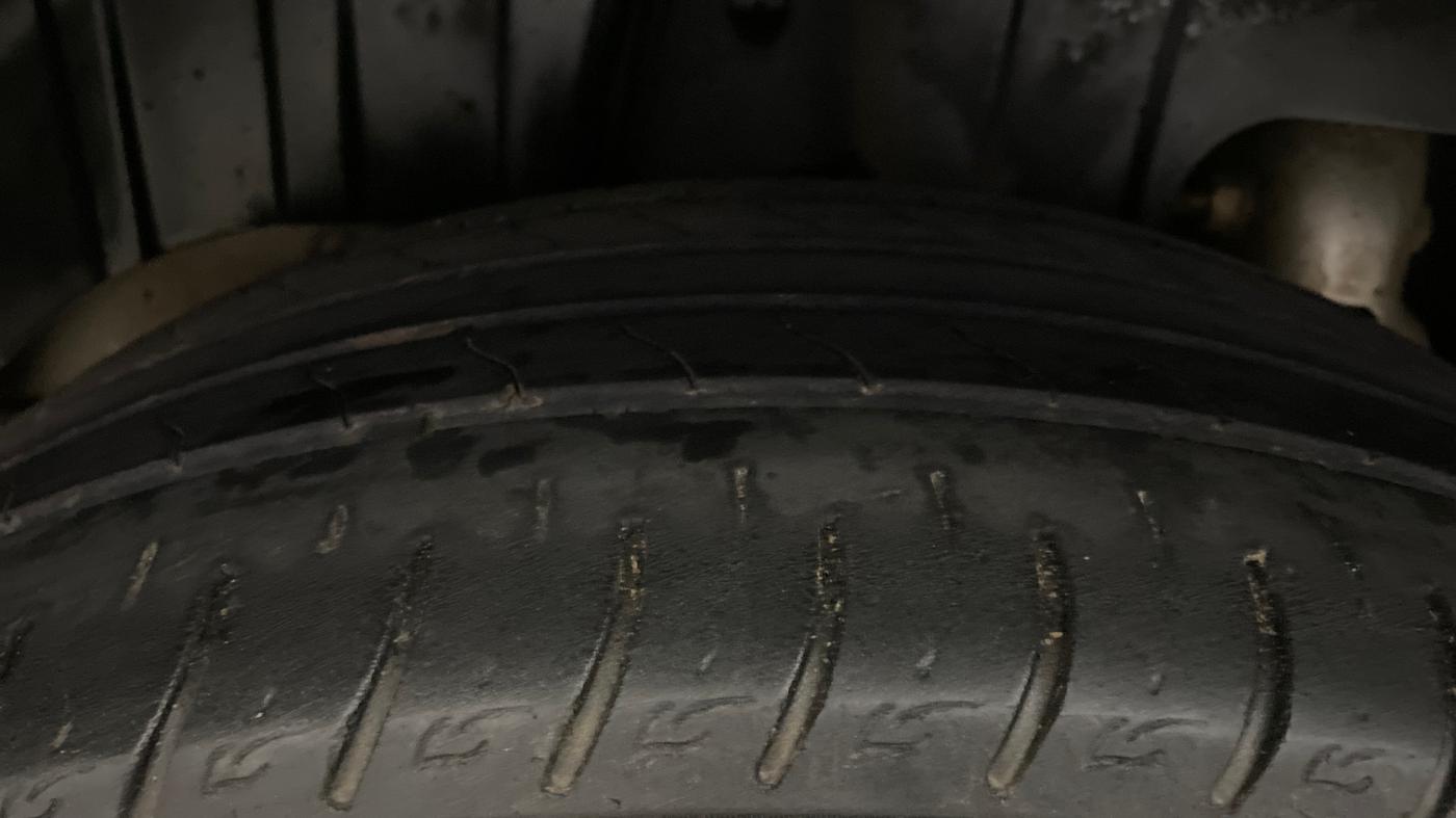 2019 Mahindra XUV300 W8 (O) 1.5 DIESEL, Diesel, Manual, 79,741 km, Right Rear Tyre Tread